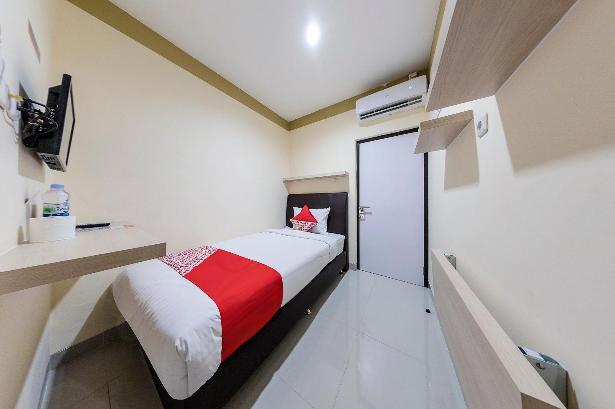 Oyo 478 Balcon Biru Jacarta Exterior foto