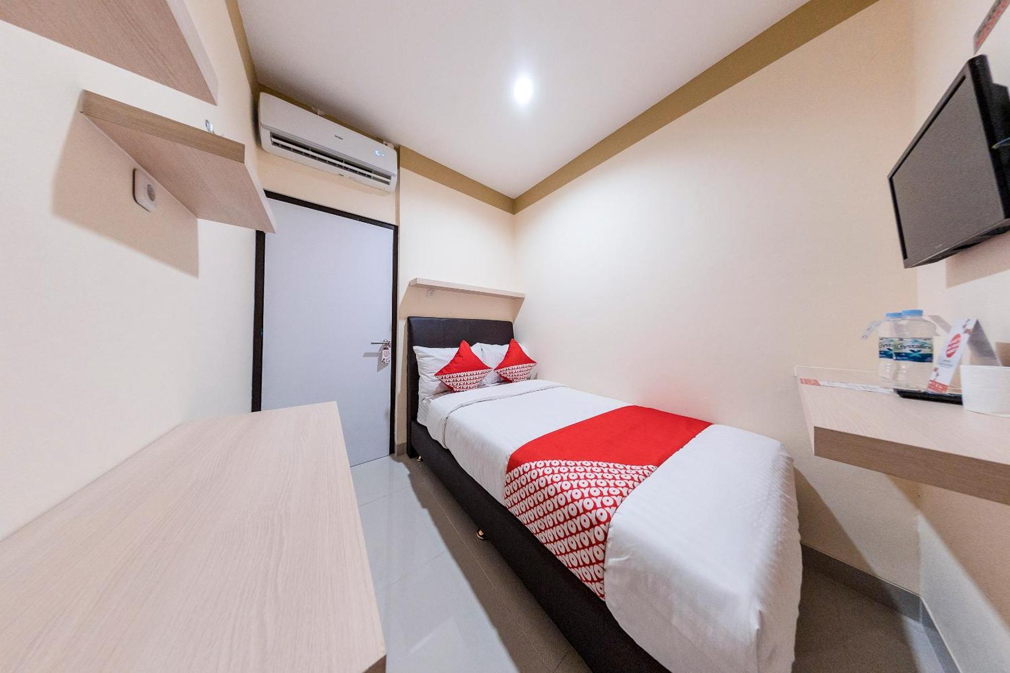 Oyo 478 Balcon Biru Jacarta Exterior foto